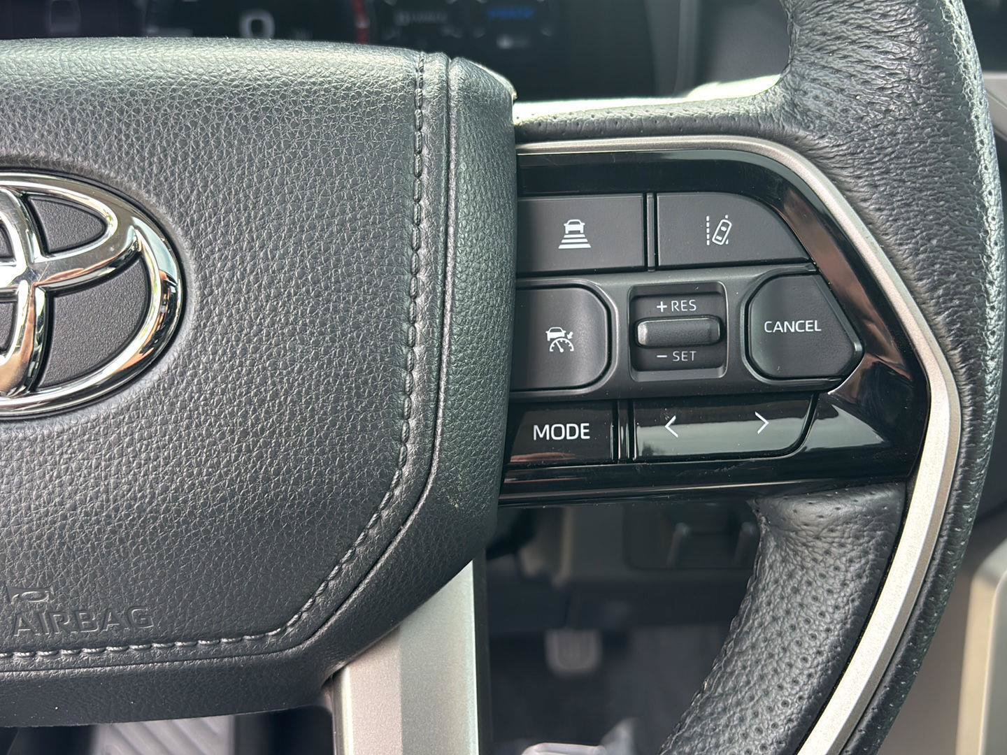Used 2022 Toyota Tundra Limited AWD/4WD image 31