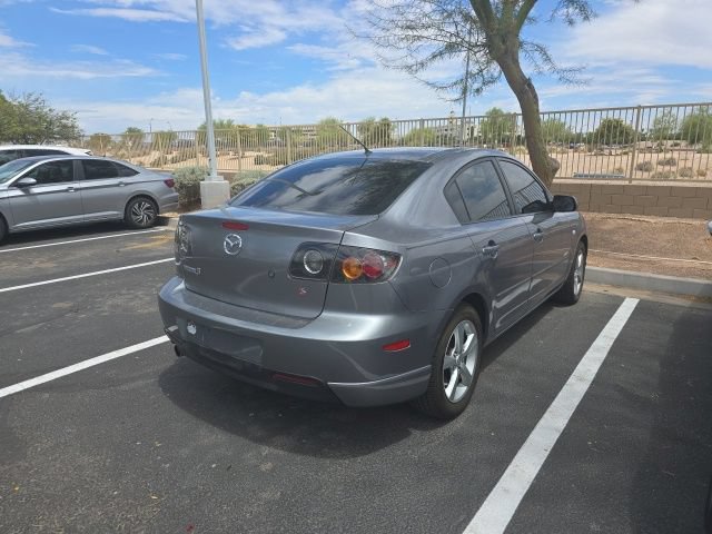 Used 2004 MAZDA MAZDA3 s w/ Moonroof & 6-CD Pkg FWD image 3