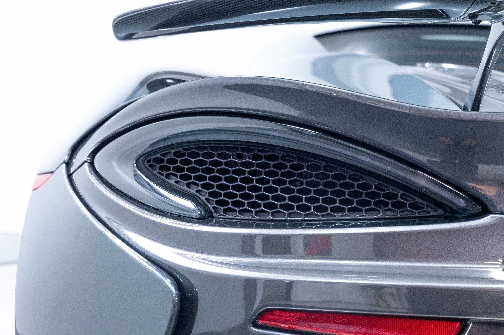 Used 2019 McLaren 570S Coupe RWD image 64
