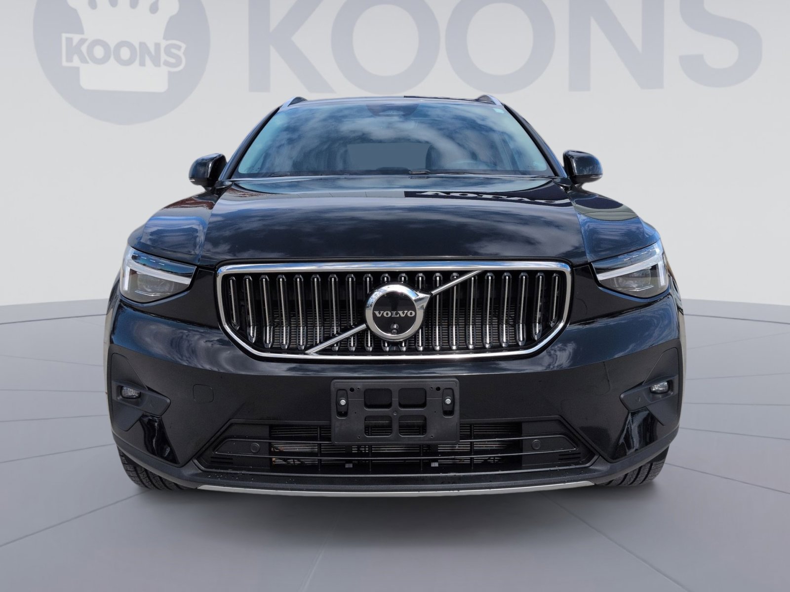 Certified 2024 Volvo XC40 B5 Ultimate w/ Protection Package Premier image 11