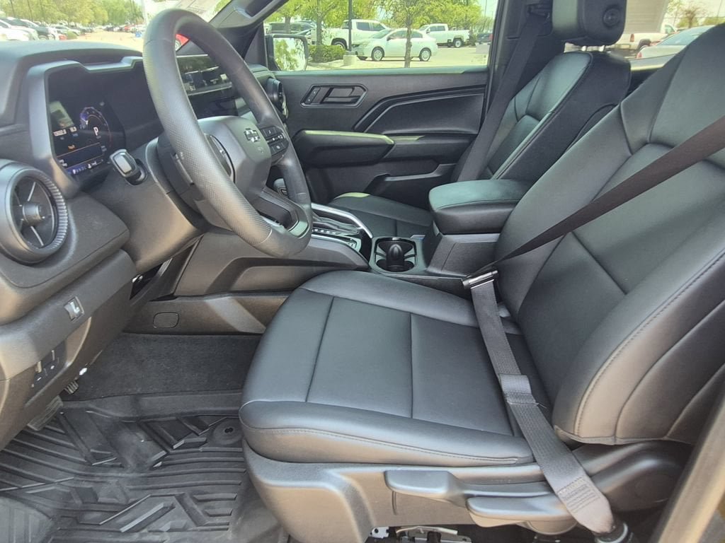 Certified 2024 Chevrolet Colorado Trail Boss w/ Advanced Trailering Package AWD/4WD image 9