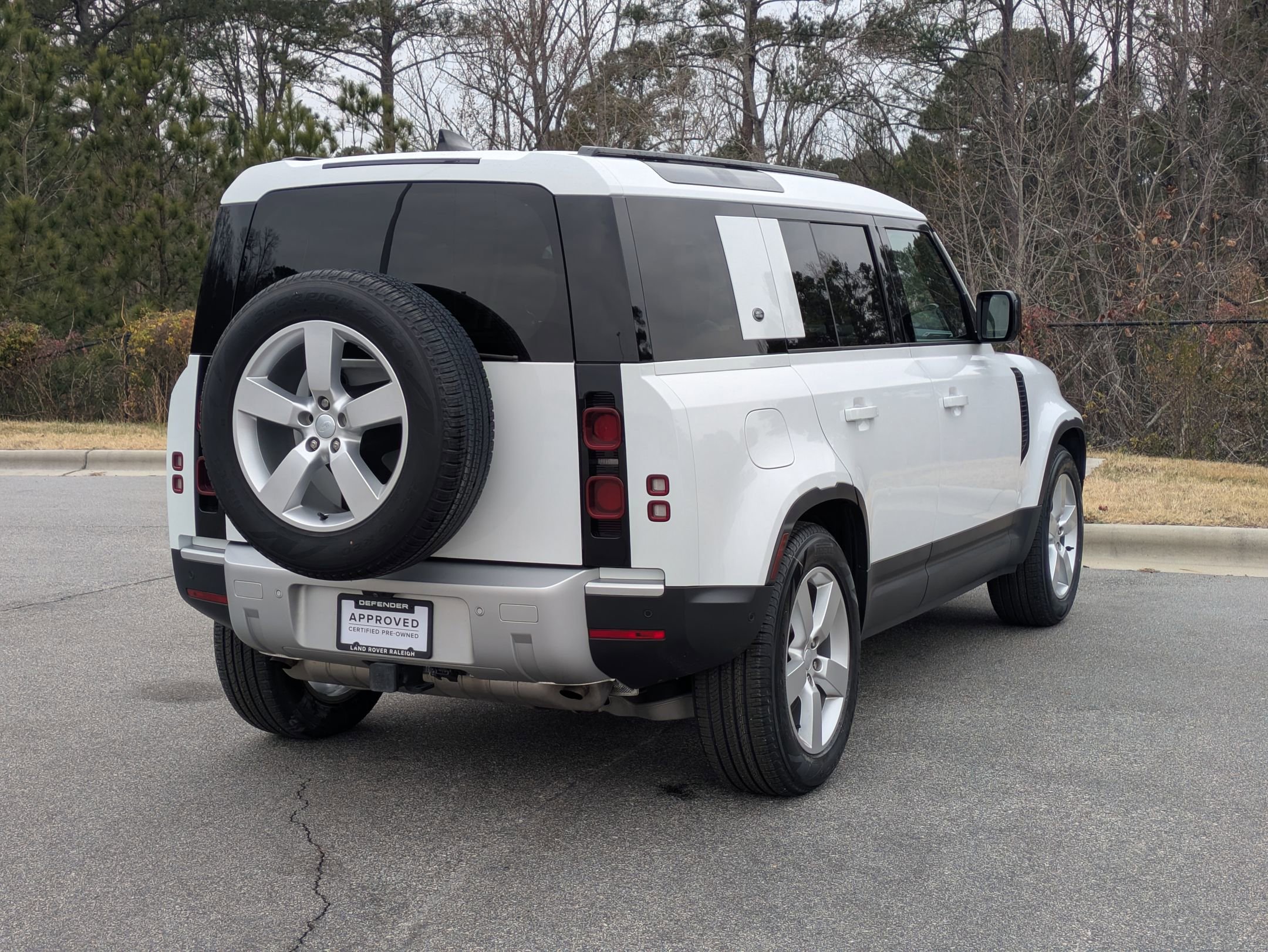 Certified 2024 Land Rover Defender 110 S image 5