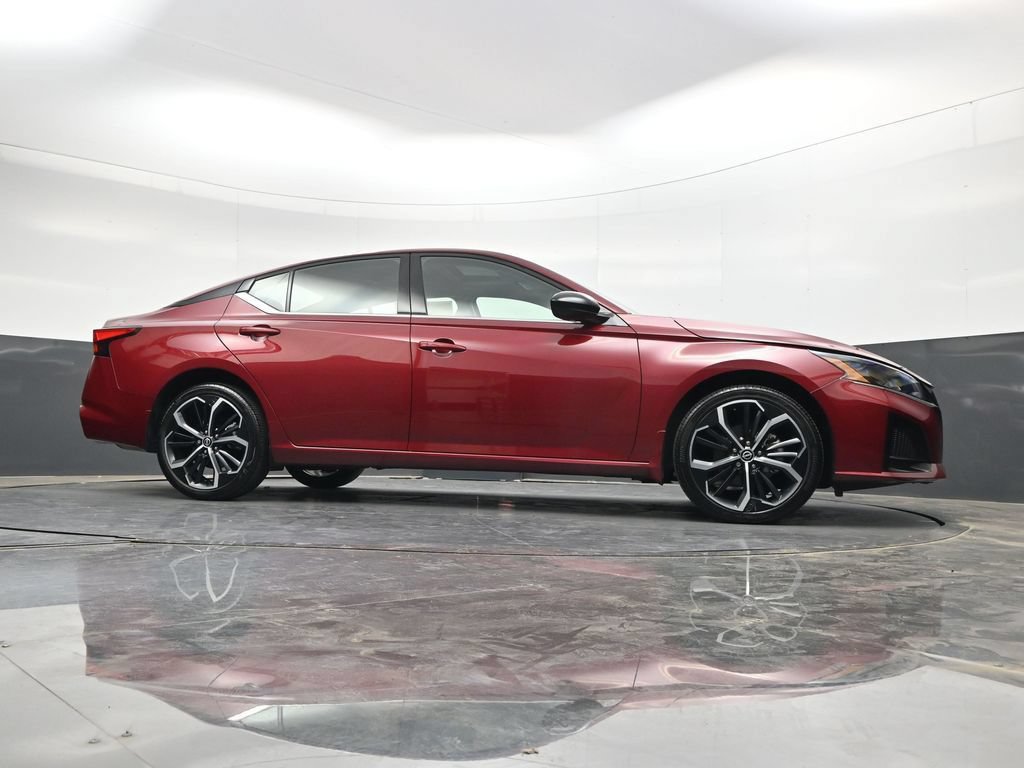 Used 2024 Nissan Altima 2.5 SR w/ SR Premium Package AWD/4WD image 37