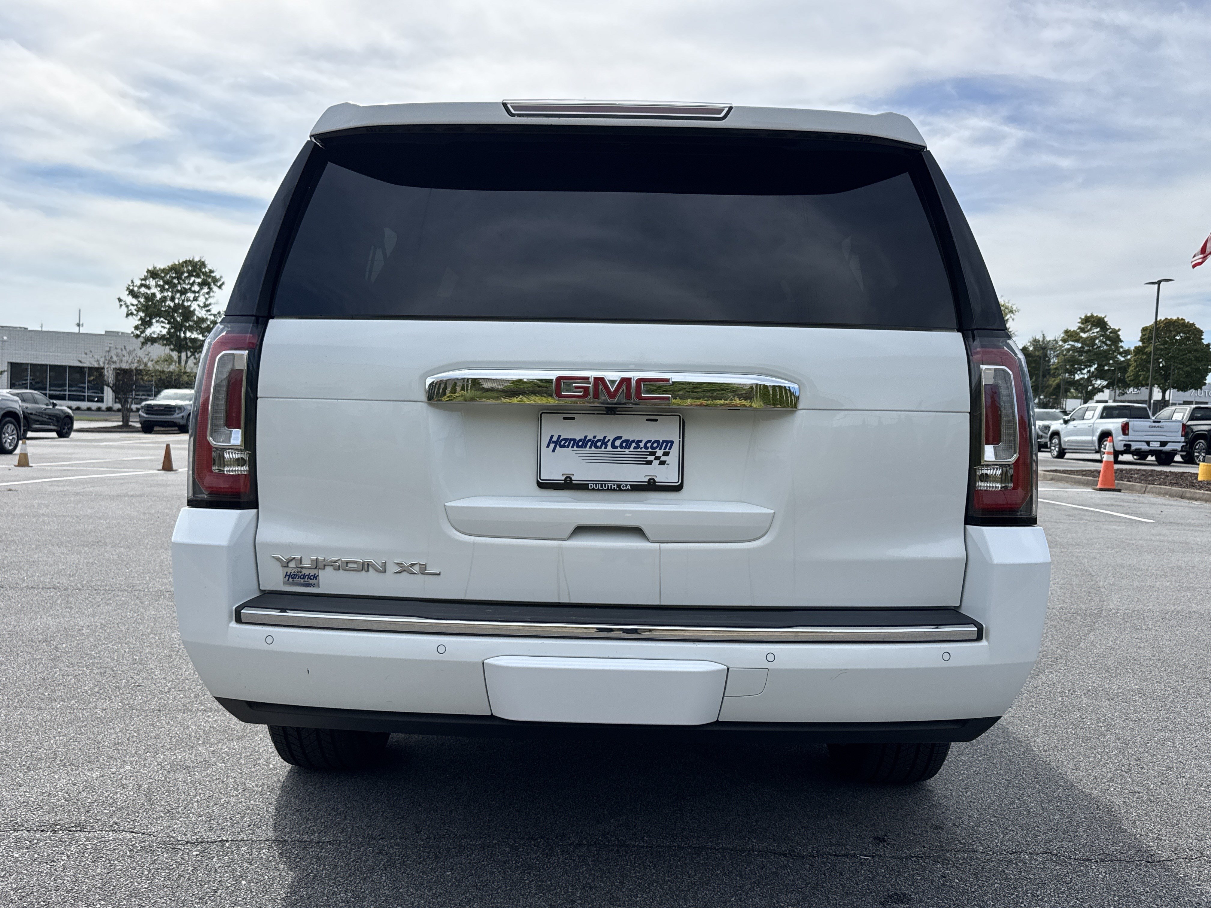 Used 2018 GMC Yukon XL Denali w/ Open Road Package AWD/4WD image 9