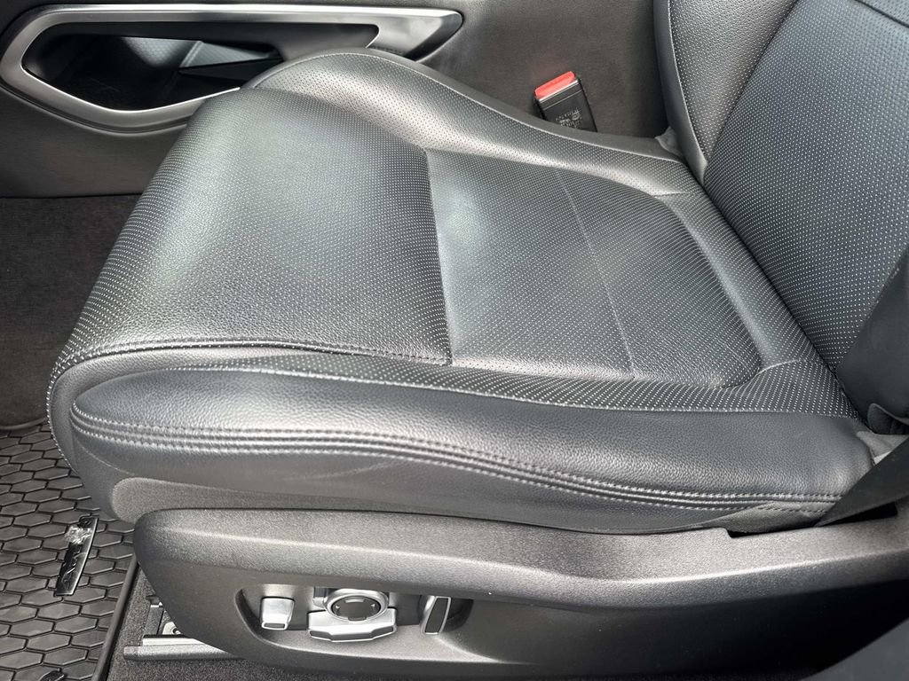 Used 2022 Jaguar F-PACE S image 17