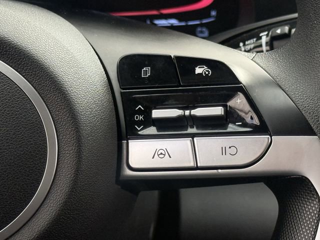 Used 2025 Hyundai Elantra Hybrid FWD image 14