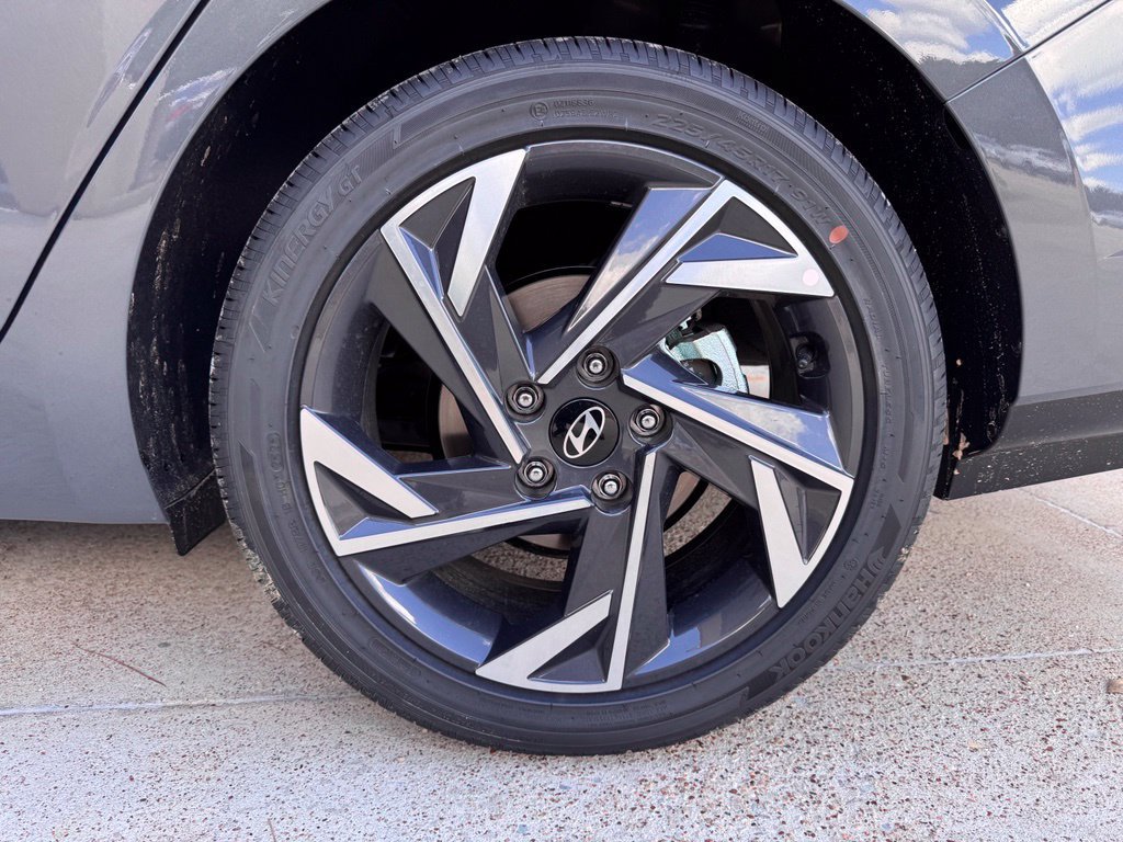 New 2026 Hyundai Elantra Limited FWD image 25