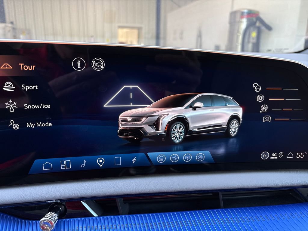 New 2026 Cadillac Optiq Sport 1 w/ LPO, Floor Liner Package RWD image 32