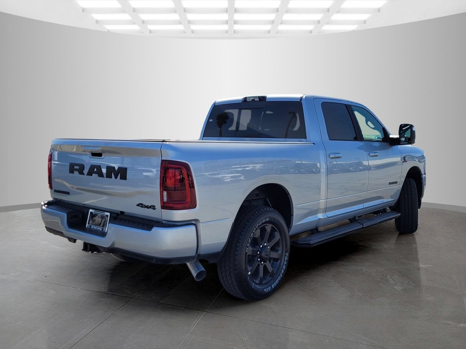 New 2026 RAM 2500 Laramie AWD/4WD image 5