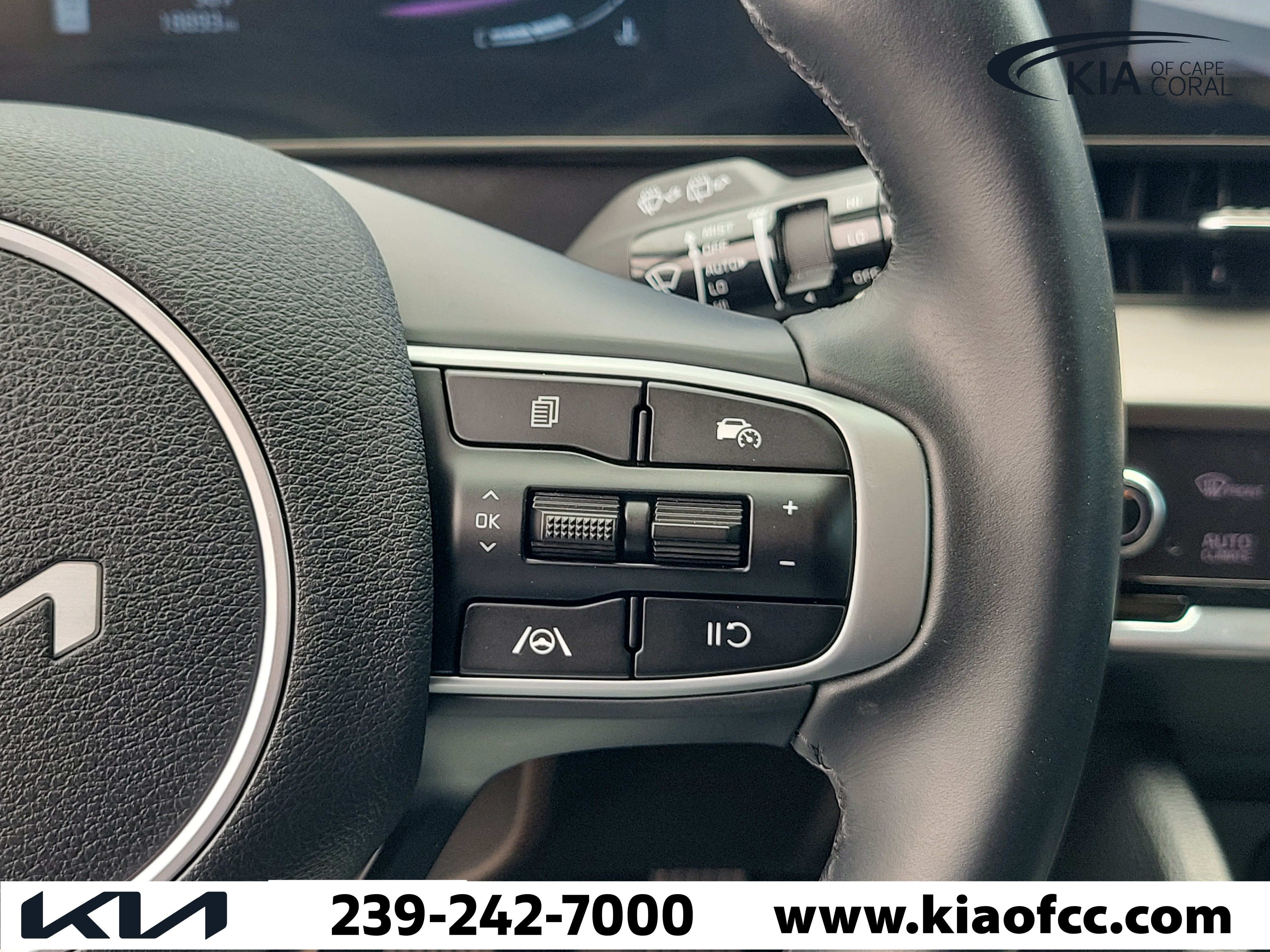 Certified 2025 Kia Sportage EX FWD image 24