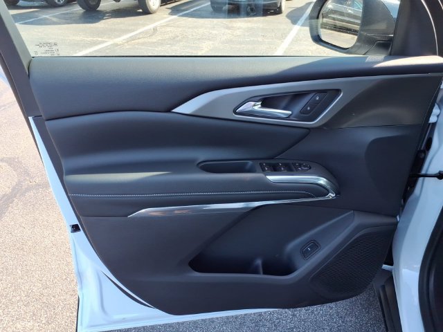 New 2027 Chevrolet Traverse LT w/ Sun and Wheel Package FWD image 12