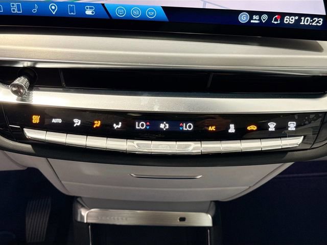 New 2025 Cadillac Lyriq Sport image 15