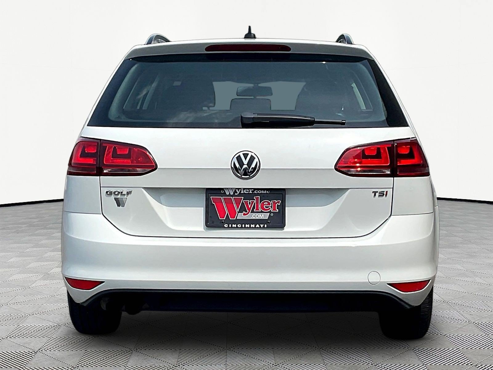 Used 2016 Volkswagen Golf S FWD image 5