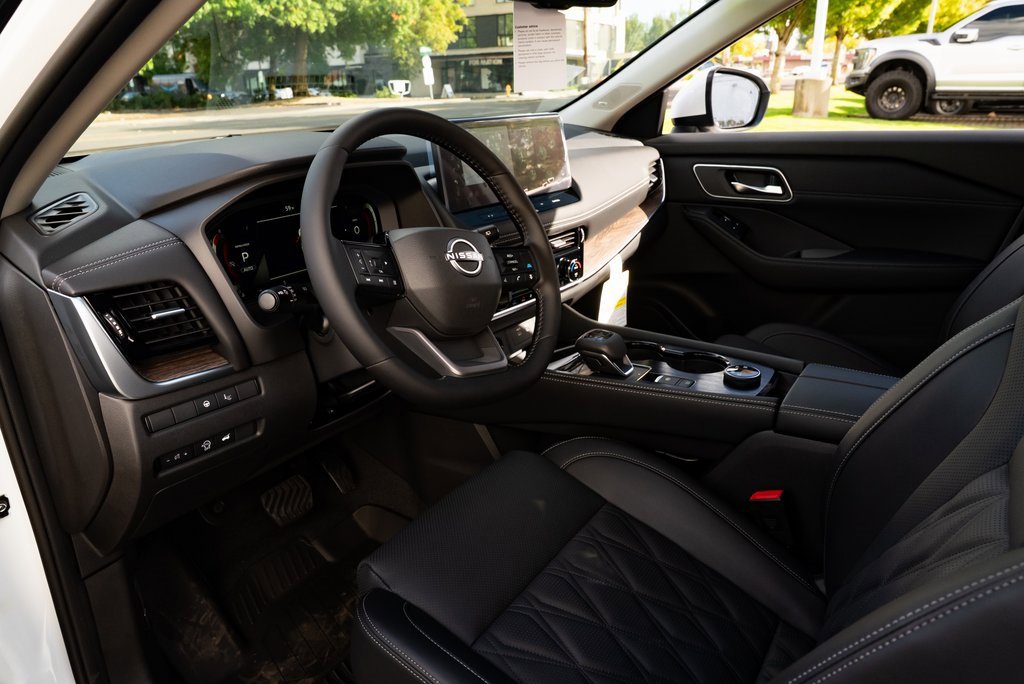 New 2026 Nissan Rogue Platinum image 21