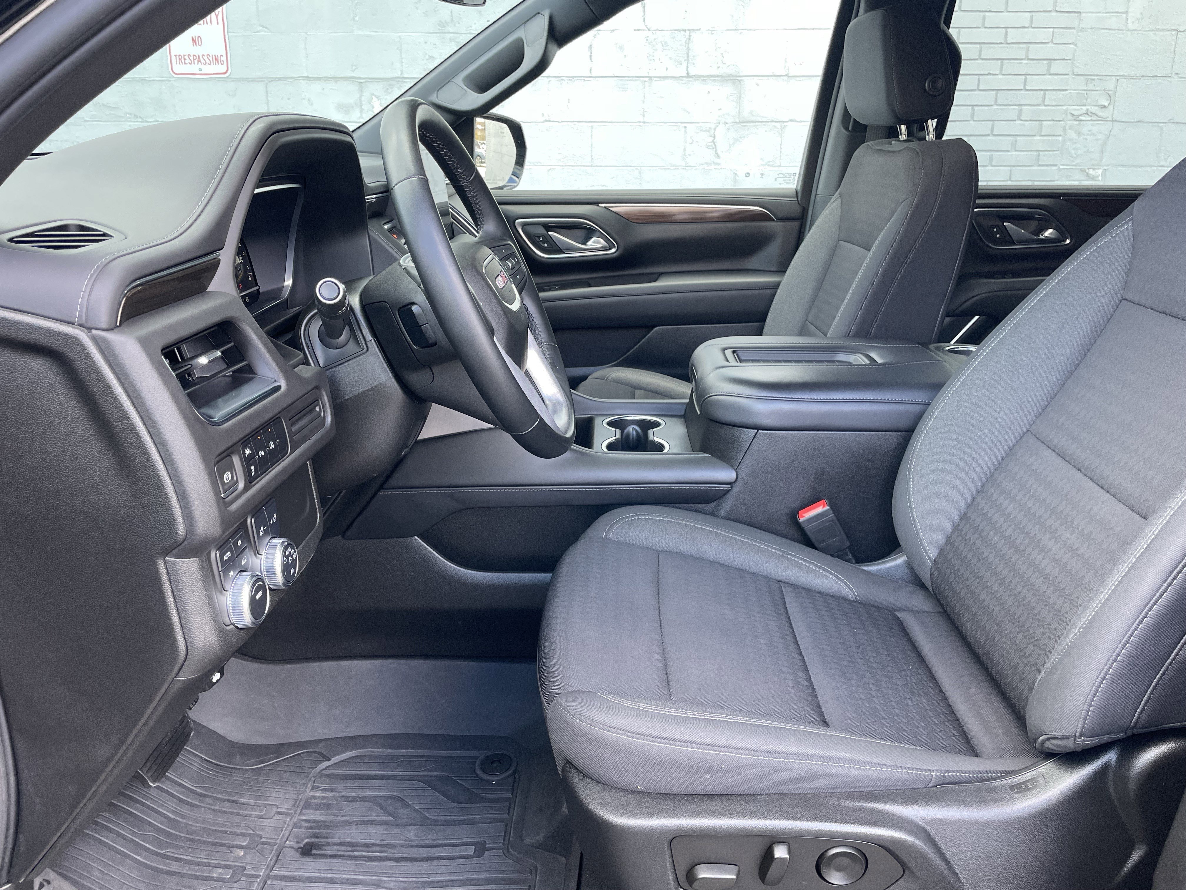 Used 2023 GMC Yukon XL SLE w/ Gmc Pro Safety Plus Package image 14