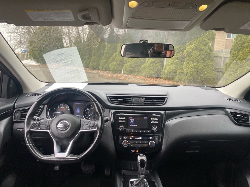 Used 2018 Nissan Rogue Sport SV w/ SV All-Weather Package AWD/4WD image 18