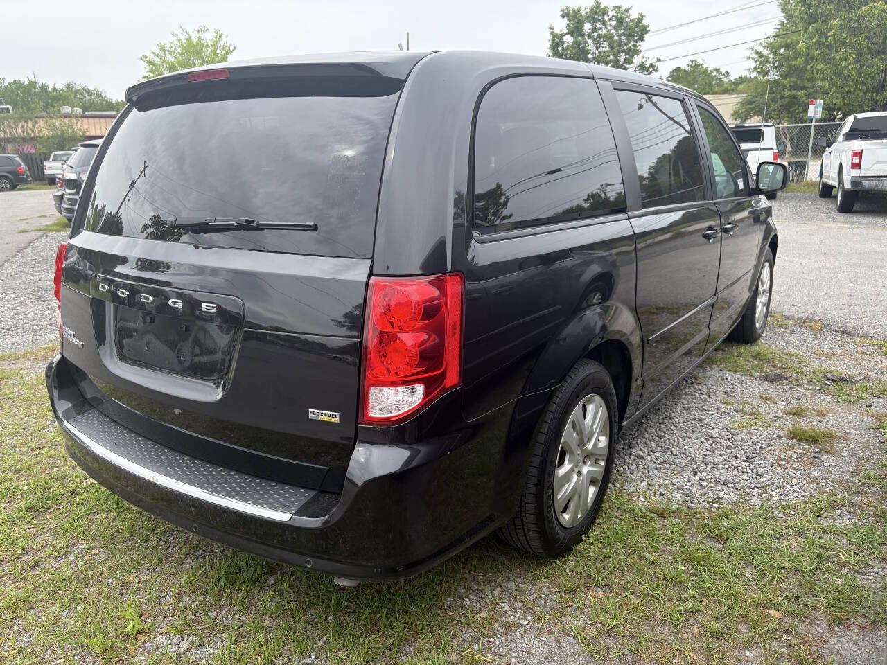 Used 2017 Dodge Grand Caravan SE w/ Power Window Group FWD image 3