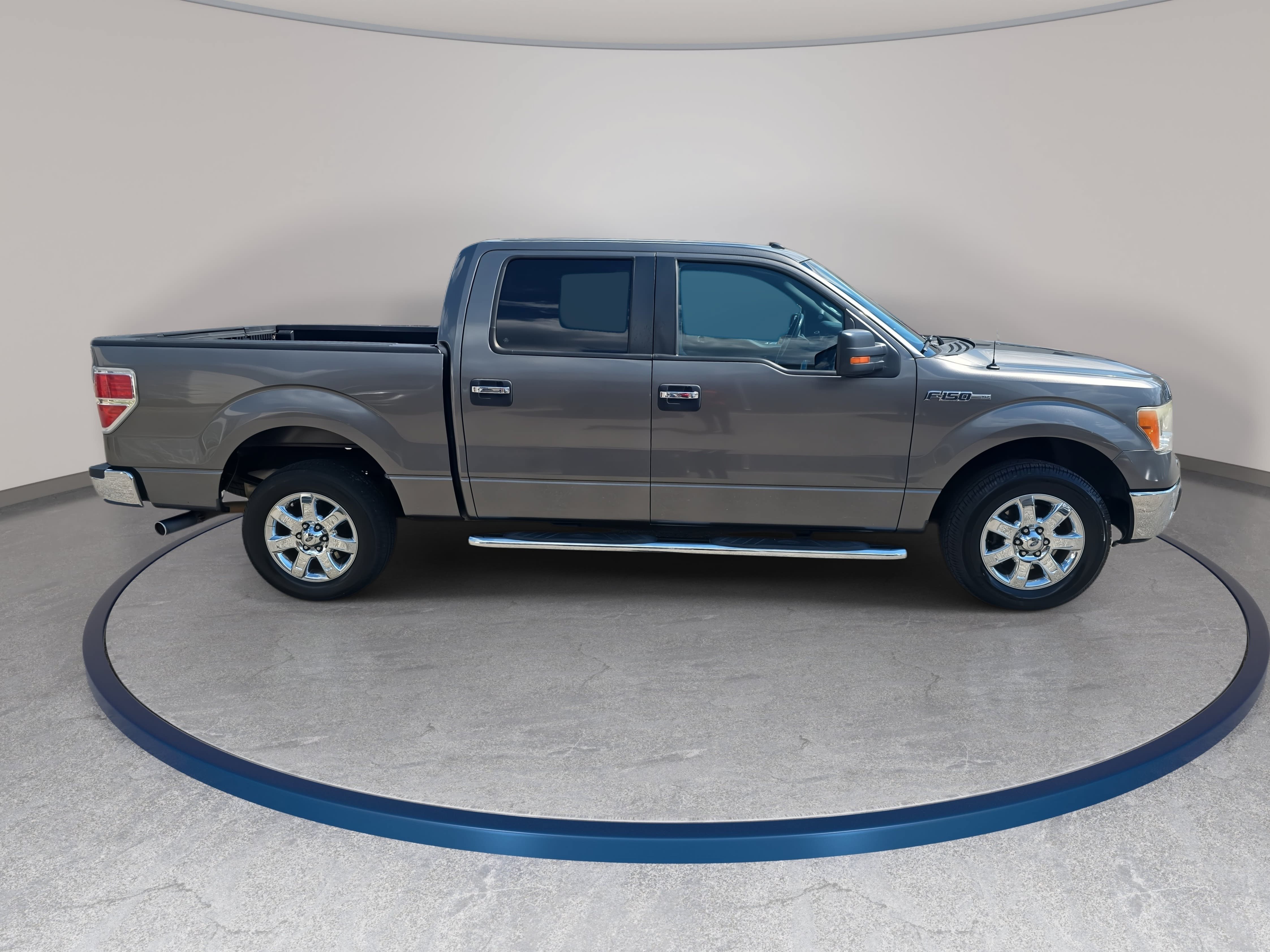 Used 2013 Ford F150 XLT w/ Luxury Equipment Group RWD image 4