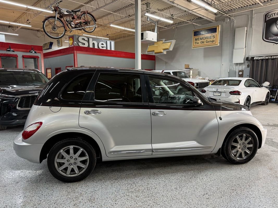 Used 2010 Chrysler PT Cruiser w/ PT Cruiser Couture Edition image 6