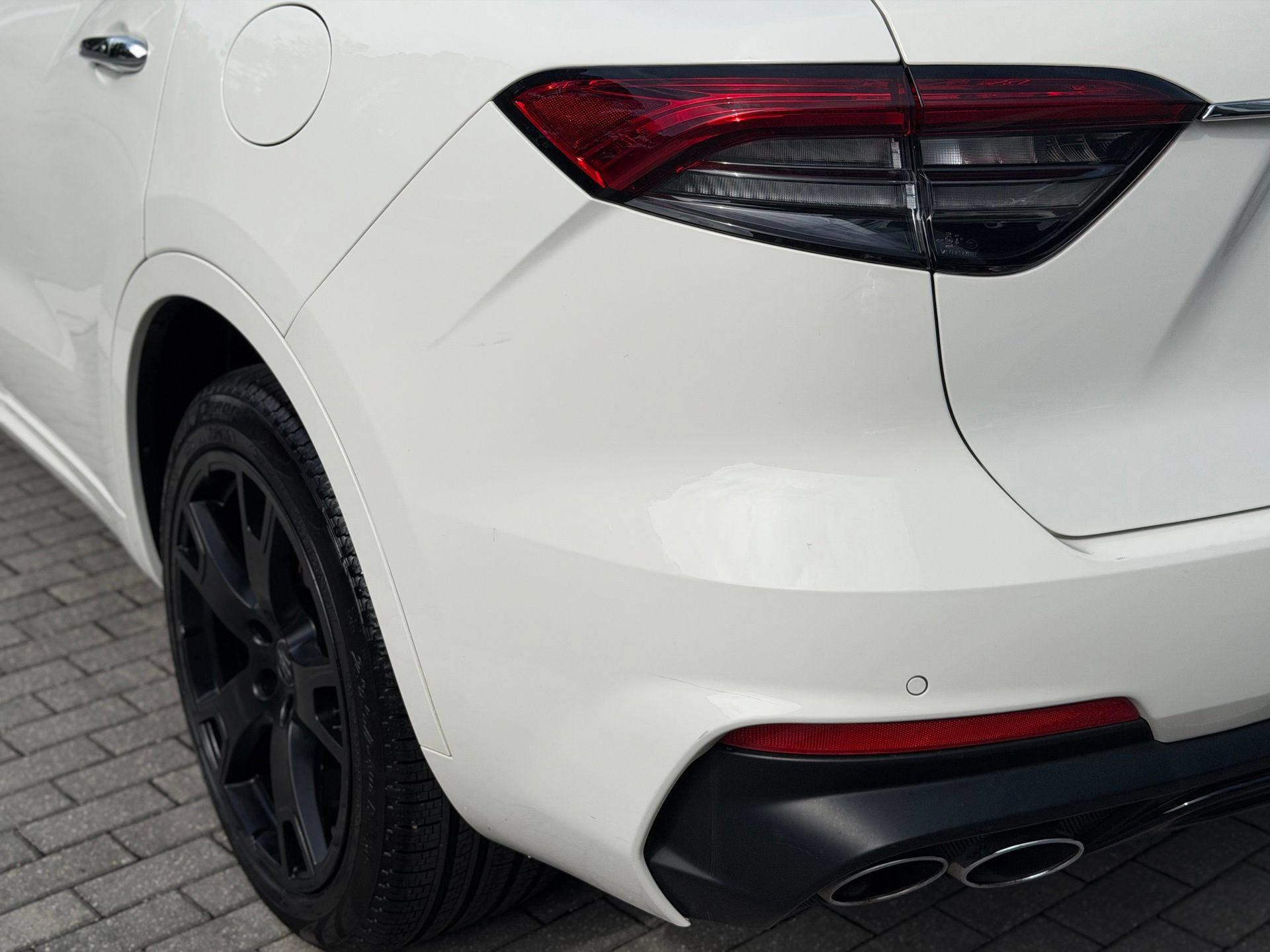 Used 2023 Maserati Levante Modena AWD/4WD image 16