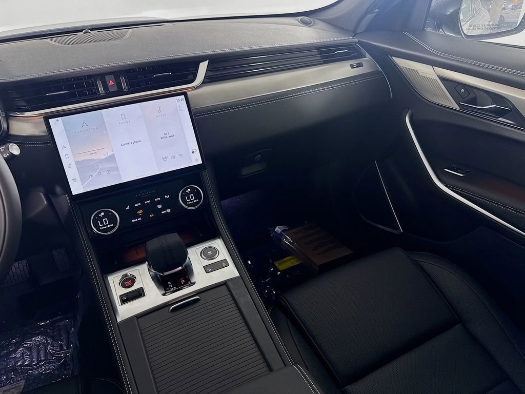 New 2026 Jaguar F-PACE R-Dynamic S image 23