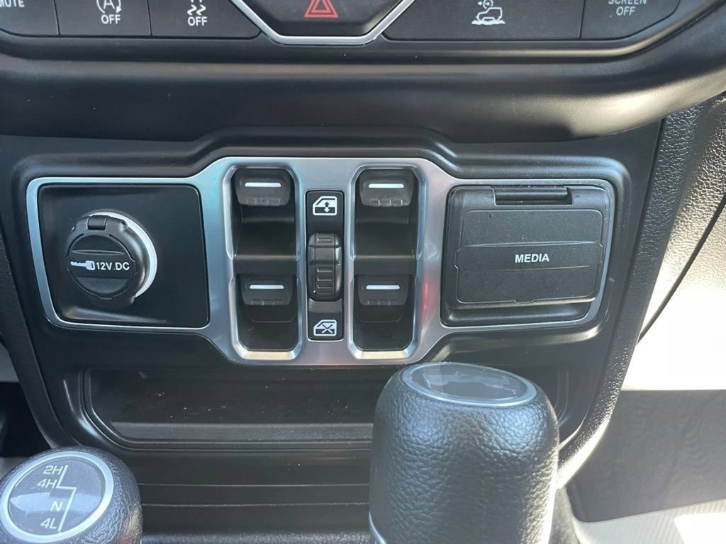 Used 2022 Jeep Wrangler Unlimited Sport AWD/4WD image 32