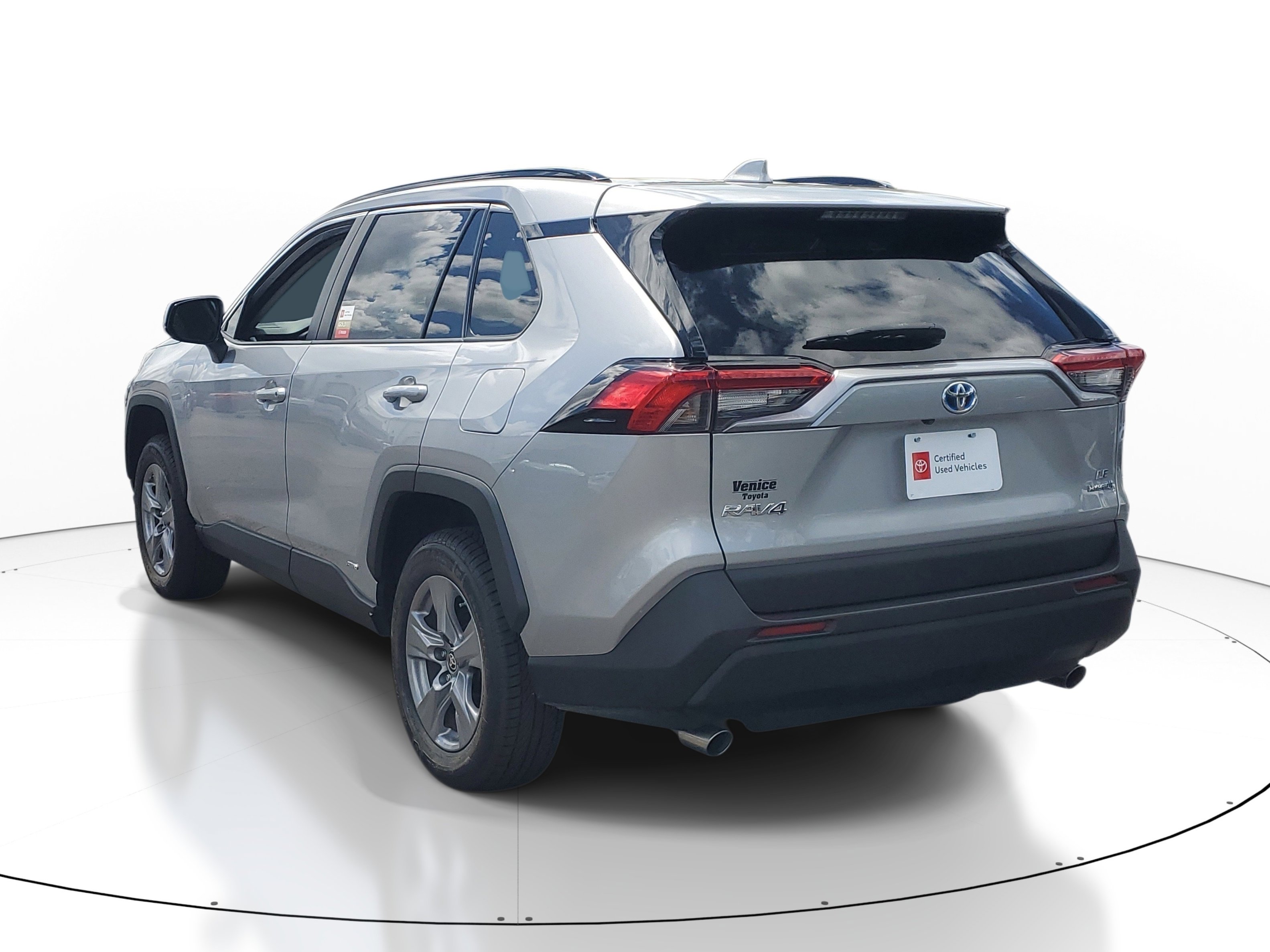 Certified 2024 Toyota RAV4 LE AWD/4WD image 4