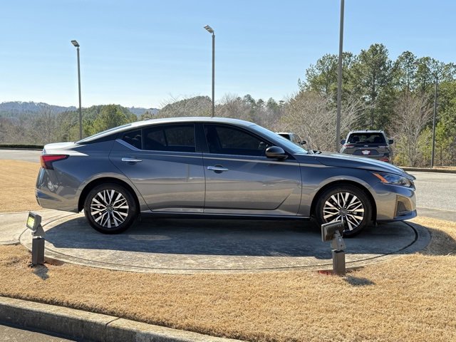 Used 2024 Nissan Altima 2.5 SV image 8
