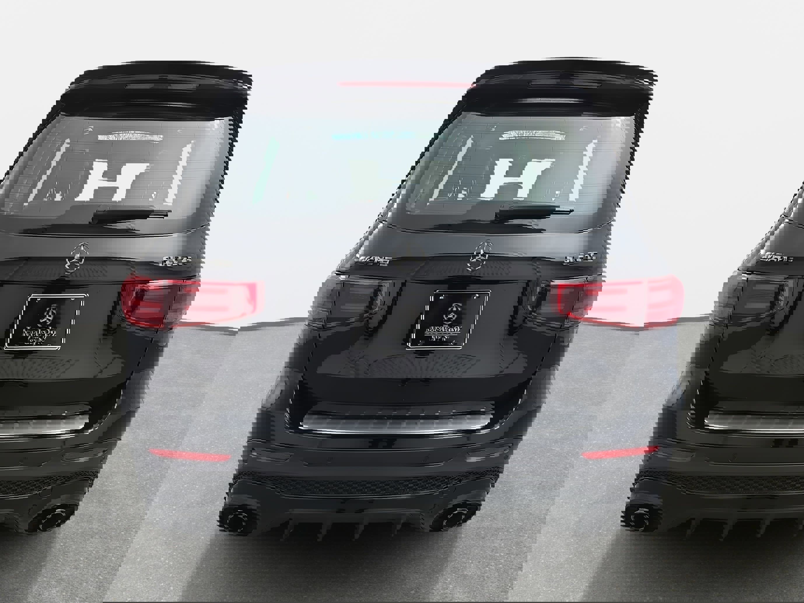 Used 2025 Mercedes-Benz GLB 35 AMG 4MATIC image 6