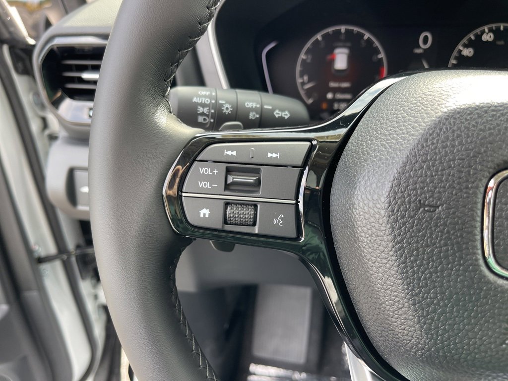 New 2025 Honda Pilot Touring image 14