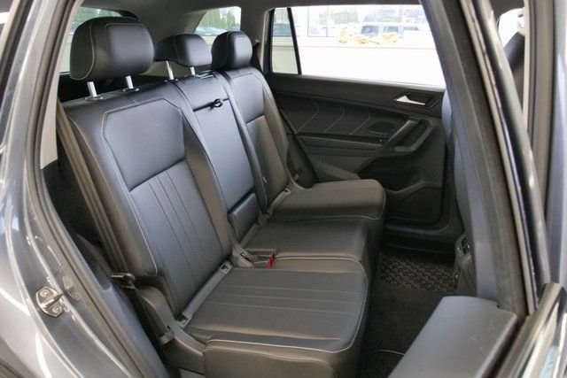 Used 2022 Volkswagen Tiguan SE image 15