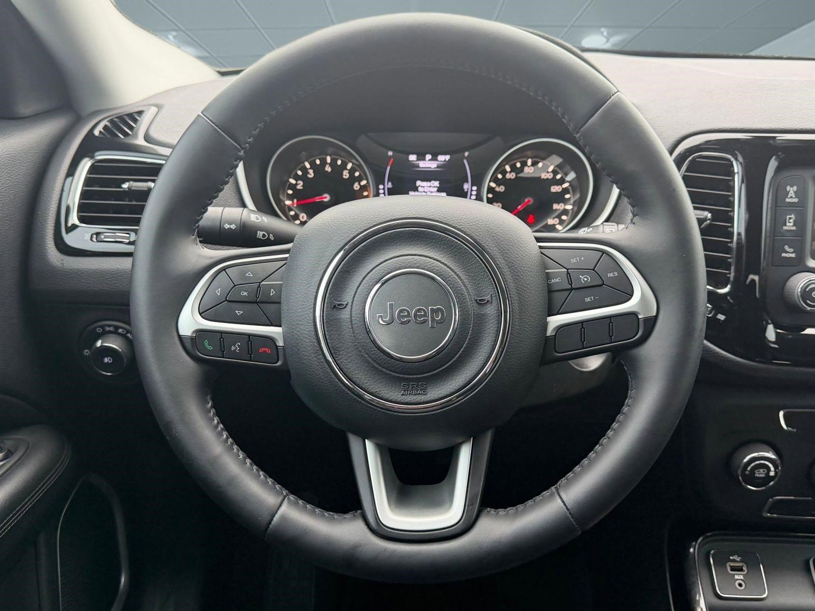 Used 2018 Jeep Compass Latitude FWD image 14