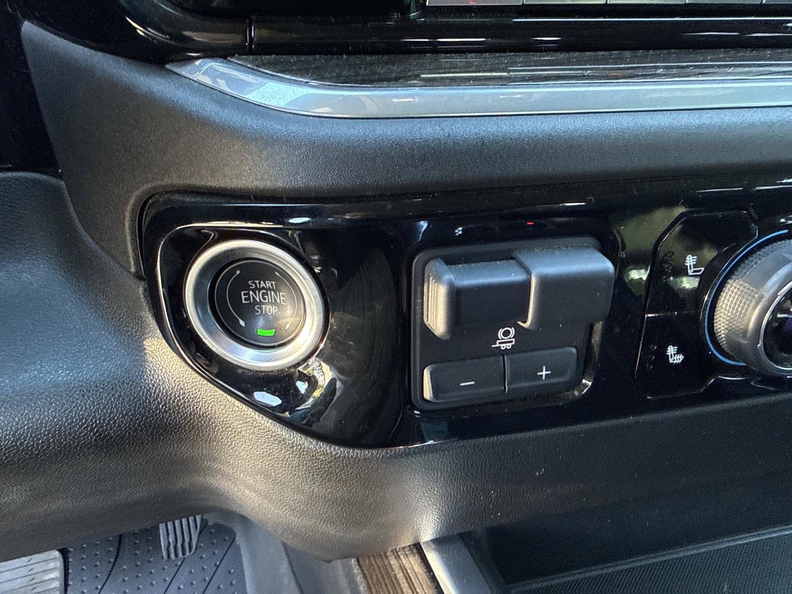 Used 2025 Chevrolet Silverado 1500 LT w/ Safety Package RWD image 26