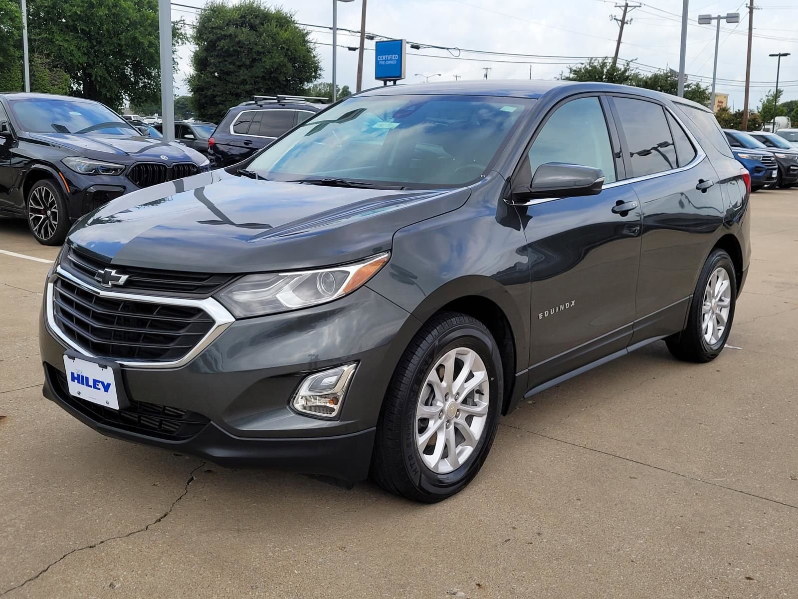 Used 2019 Chevrolet Equinox LT w/ Driver Convenience Package FWD image 2