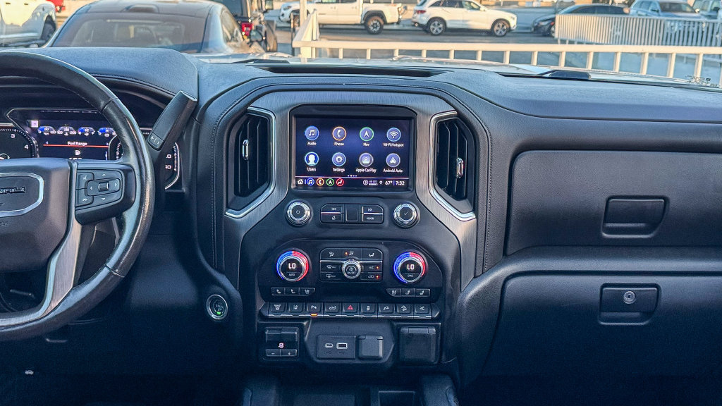Used 2022 GMC Sierra 2500 Denali w/ Technology Package AWD/4WD image 15