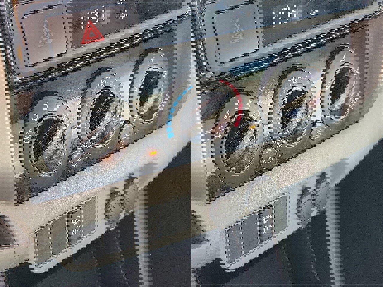 Used 2013 Toyota Tacoma PreRunner w/ SR5 Pkg image 26