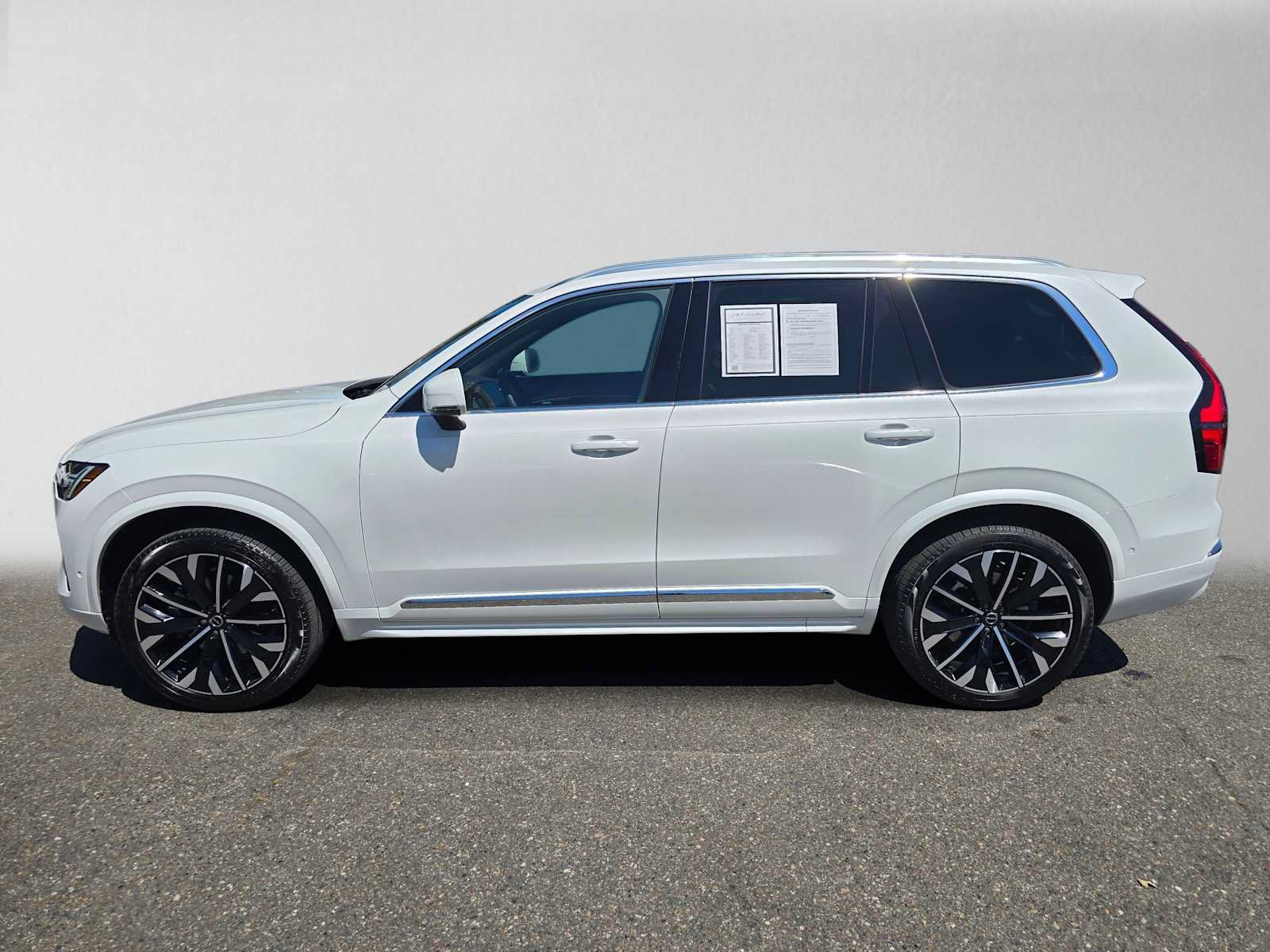 Certified 2026 Volvo XC90 B6 Plus w/ Protection Package Premier AWD/4WD image 6