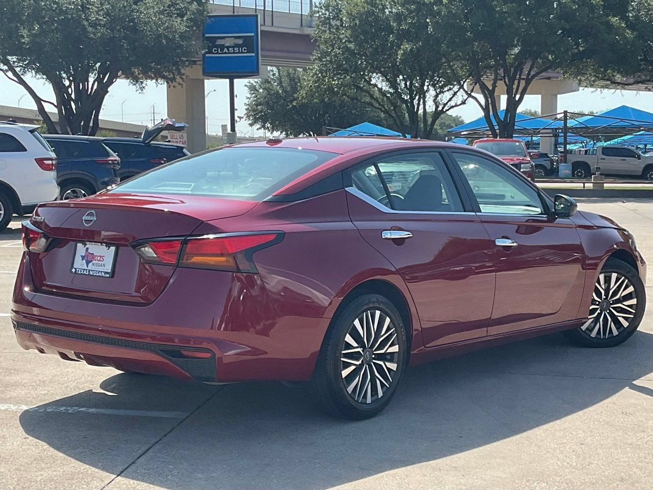 Used 2025 Nissan Altima 2.5 SV FWD image 4
