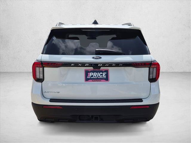 Used 2025 Ford Explorer Active RWD image 6