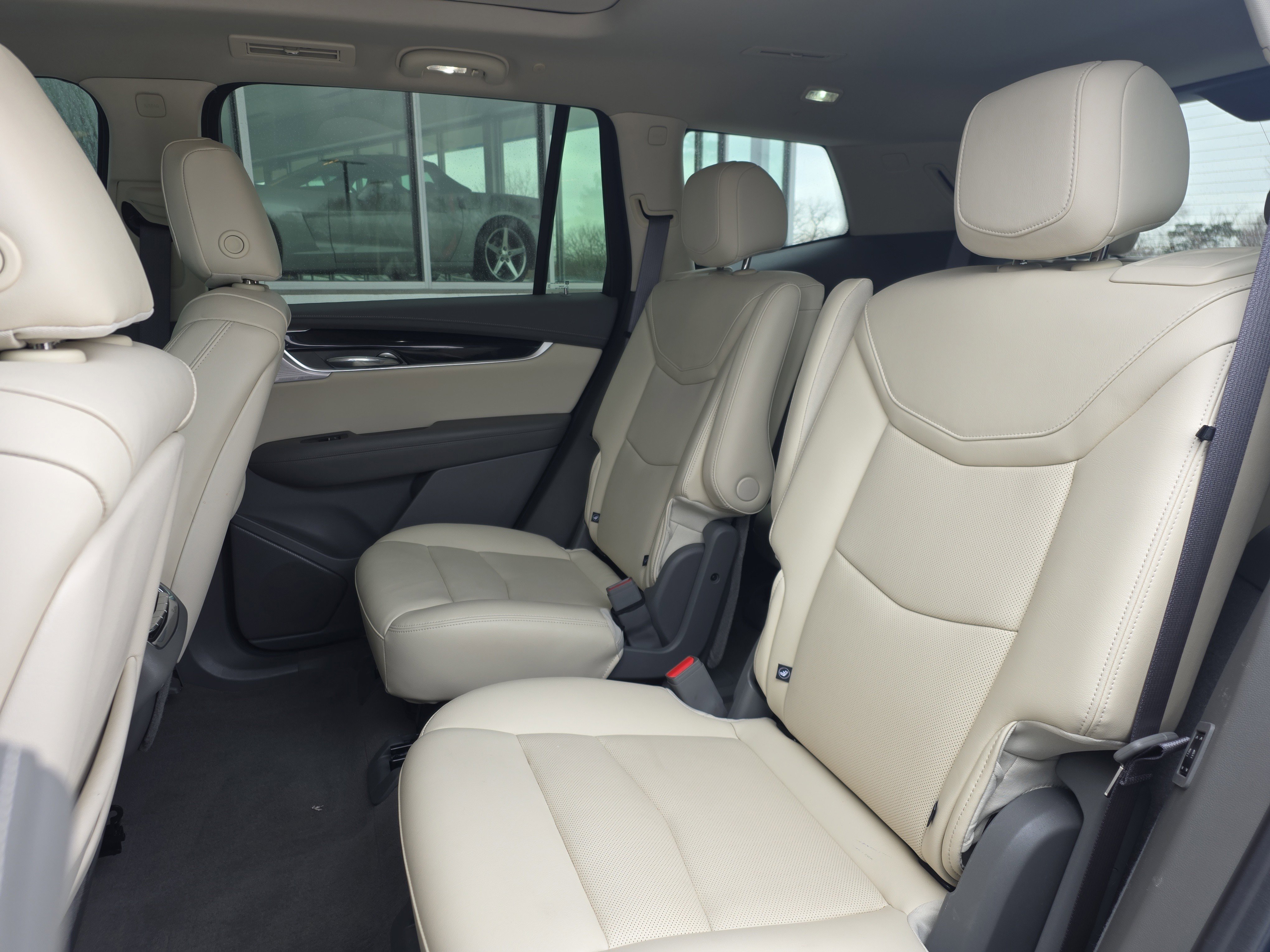 Certified 2025 Cadillac XT6 Premium Luxury image 36