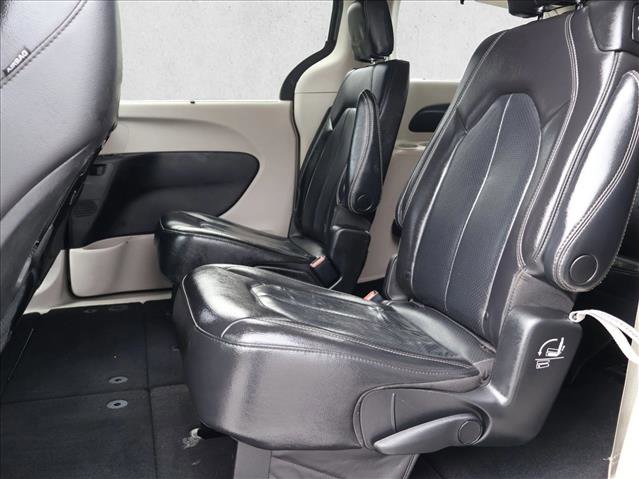 Used 2022 Chrysler Pacifica Touring-L FWD image 21