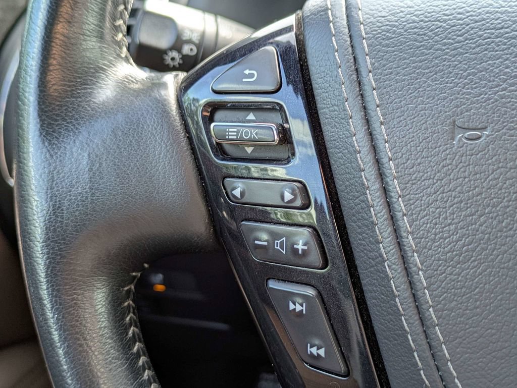 Used 2021 Nissan Armada Platinum RWD image 27