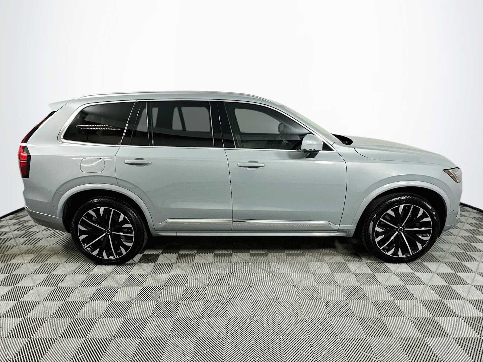 New 2026 Volvo XC90 T8 Ultra w/ Protection Package AWD/4WD image 8