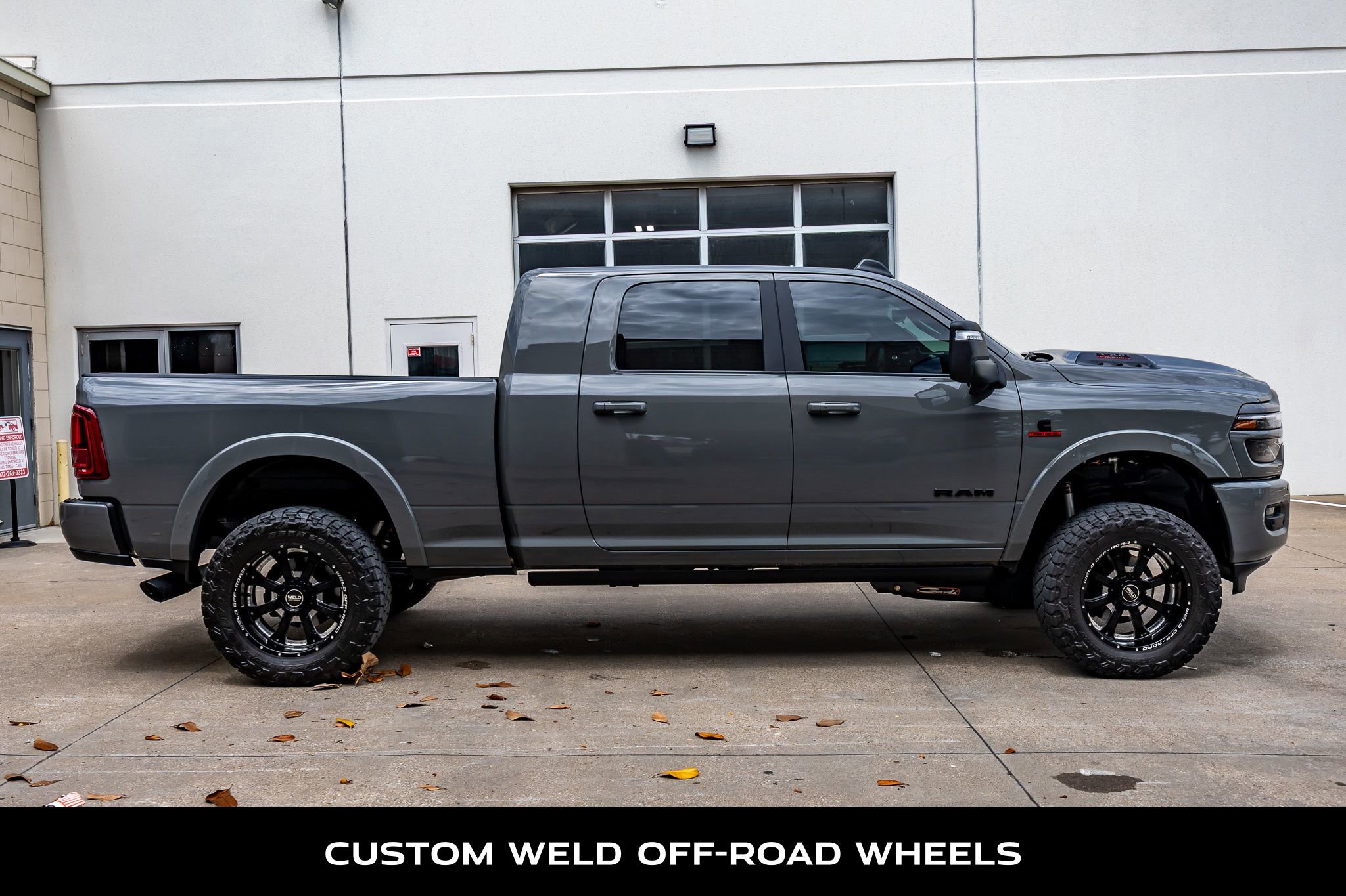 Used 2025 RAM 3500 Limited AWD/4WD image 10