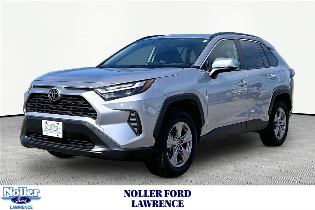 Used 2025 Toyota RAV4 XLE w/ Convenience Package AWD/4WD image 1