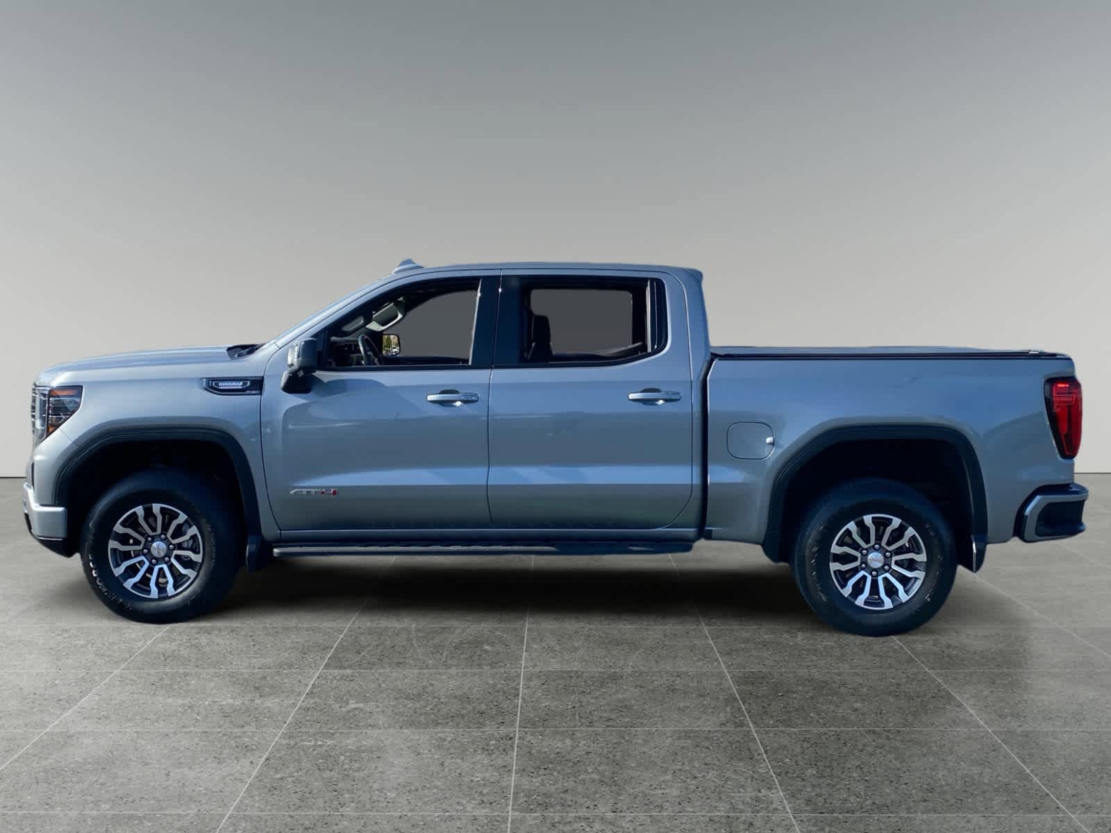 Used 2023 GMC Sierra 1500 AT4 w/ AT4 Premium Package AWD/4WD image 2