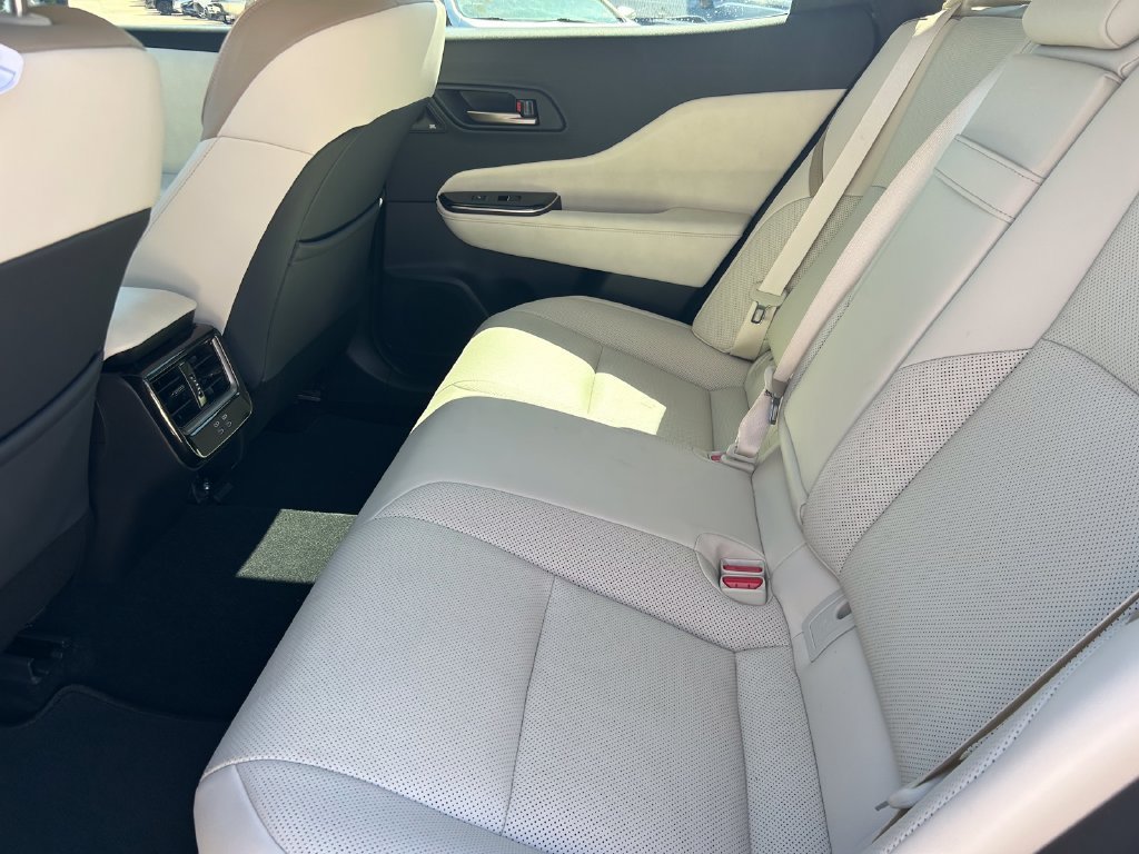 Used 2024 Toyota Crown AWD/4WD image 16