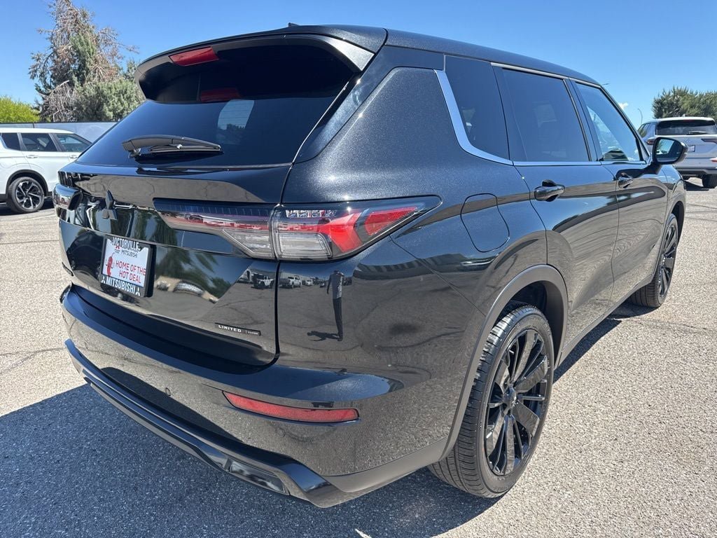 New 2026 Mitsubishi Outlander LE FWD image 8