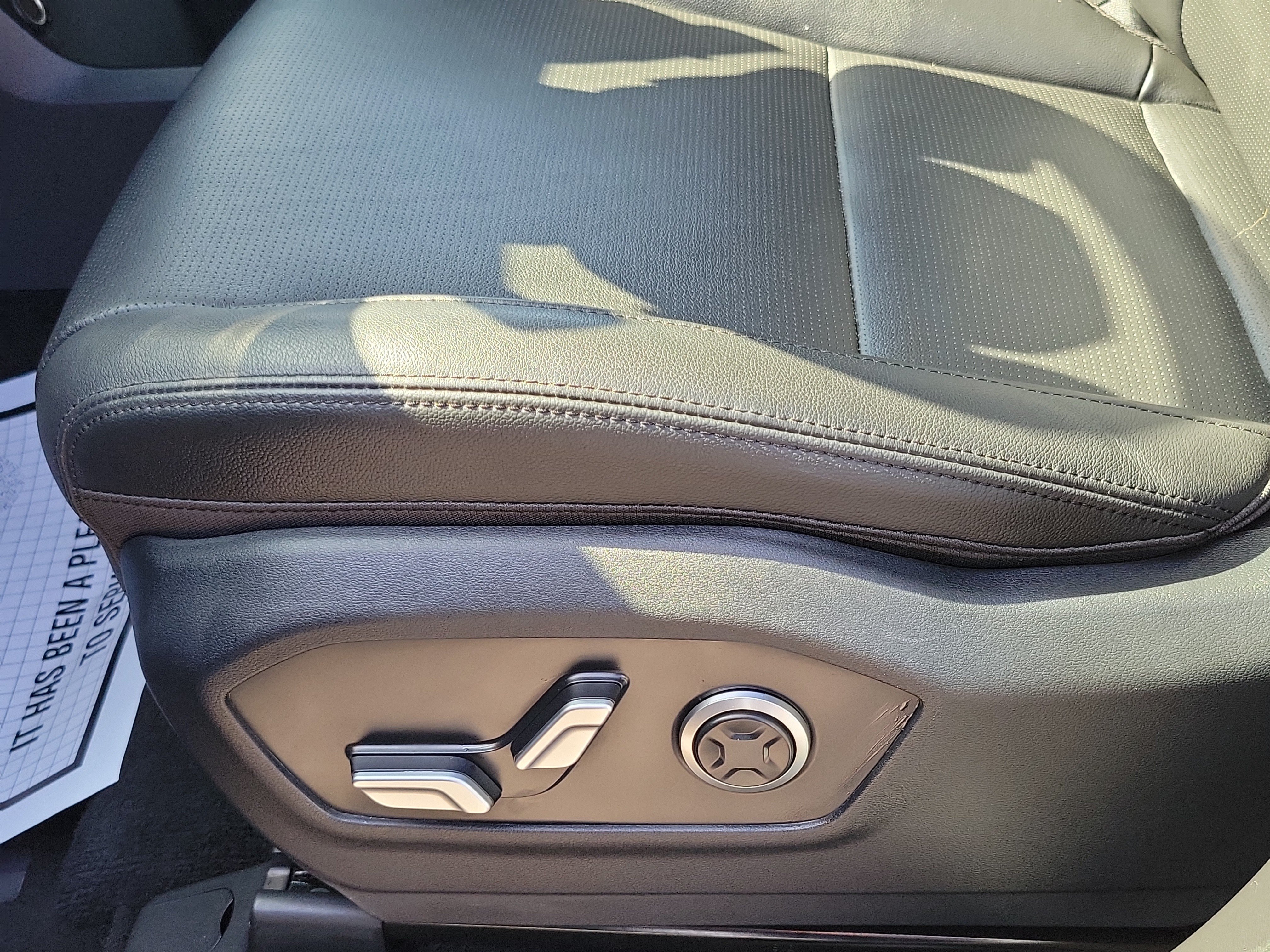 Certified 2025 Hyundai Santa Fe Limited AWD/4WD image 17