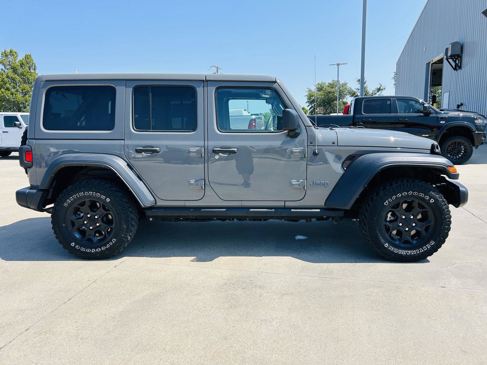 Used 2023 Jeep Wrangler Unlimited w/ Cold Weather Group AWD/4WD image 35